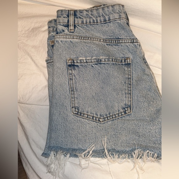 Zara - high waisted shorts - Picture 3 of 3